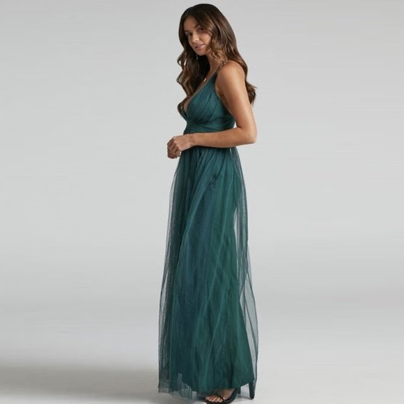 Showpo Like A Vision Dress NWT • Size 12 L/XL • Maxi Dress • Green Bridesmaid - Picture 8 of 9